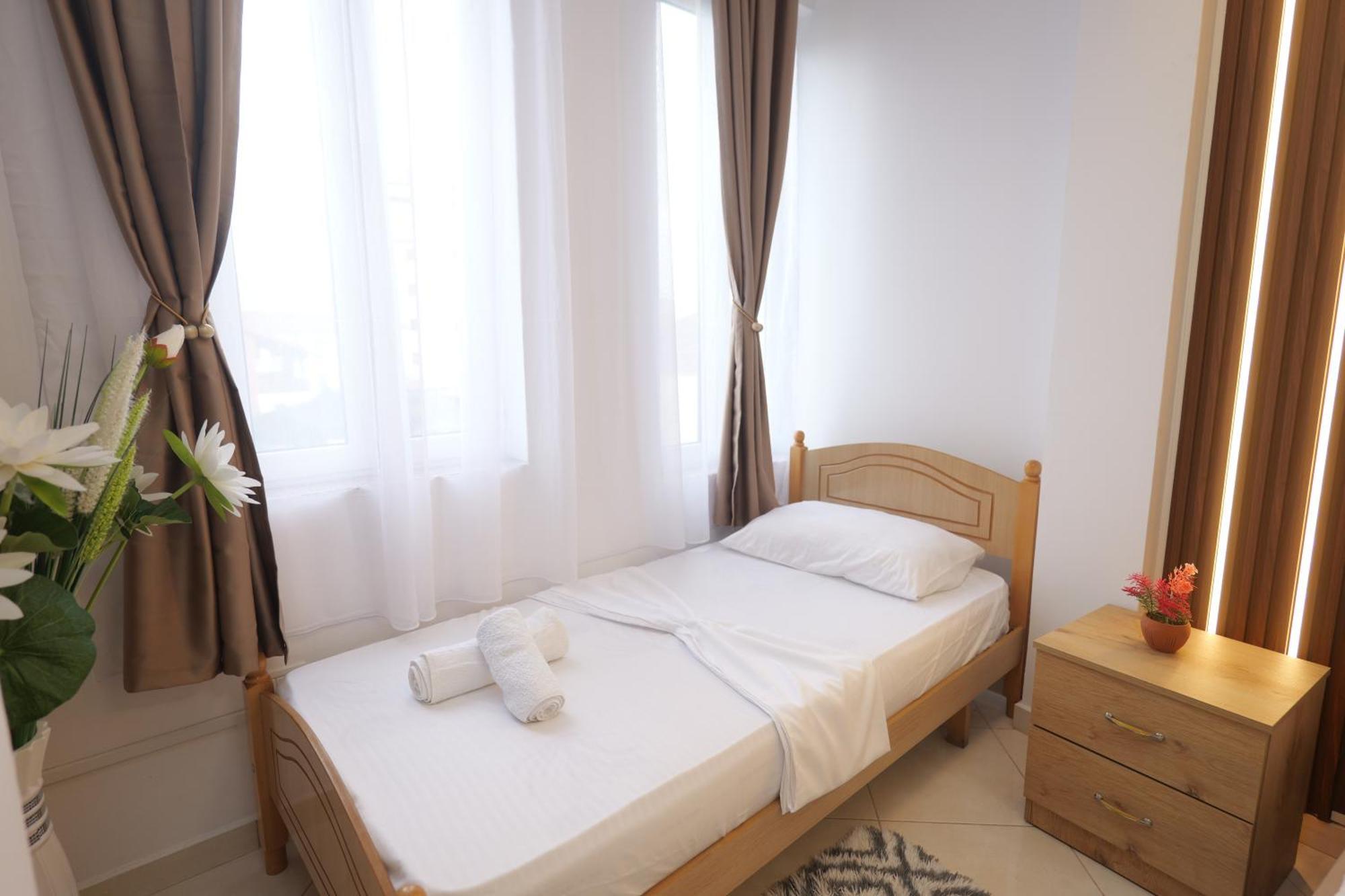 Golden Sleep Hostel Shkodër Екстериор снимка