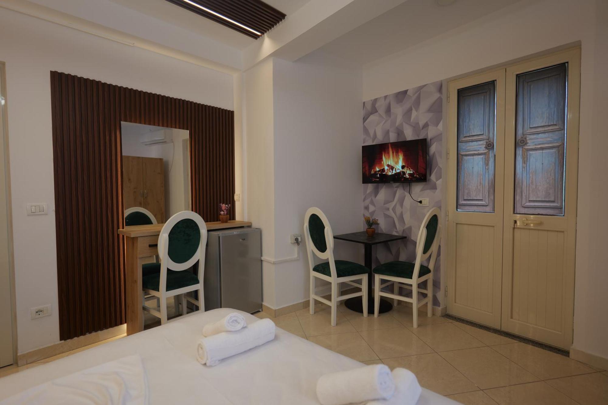 Golden Sleep Hostel Shkodër Екстериор снимка