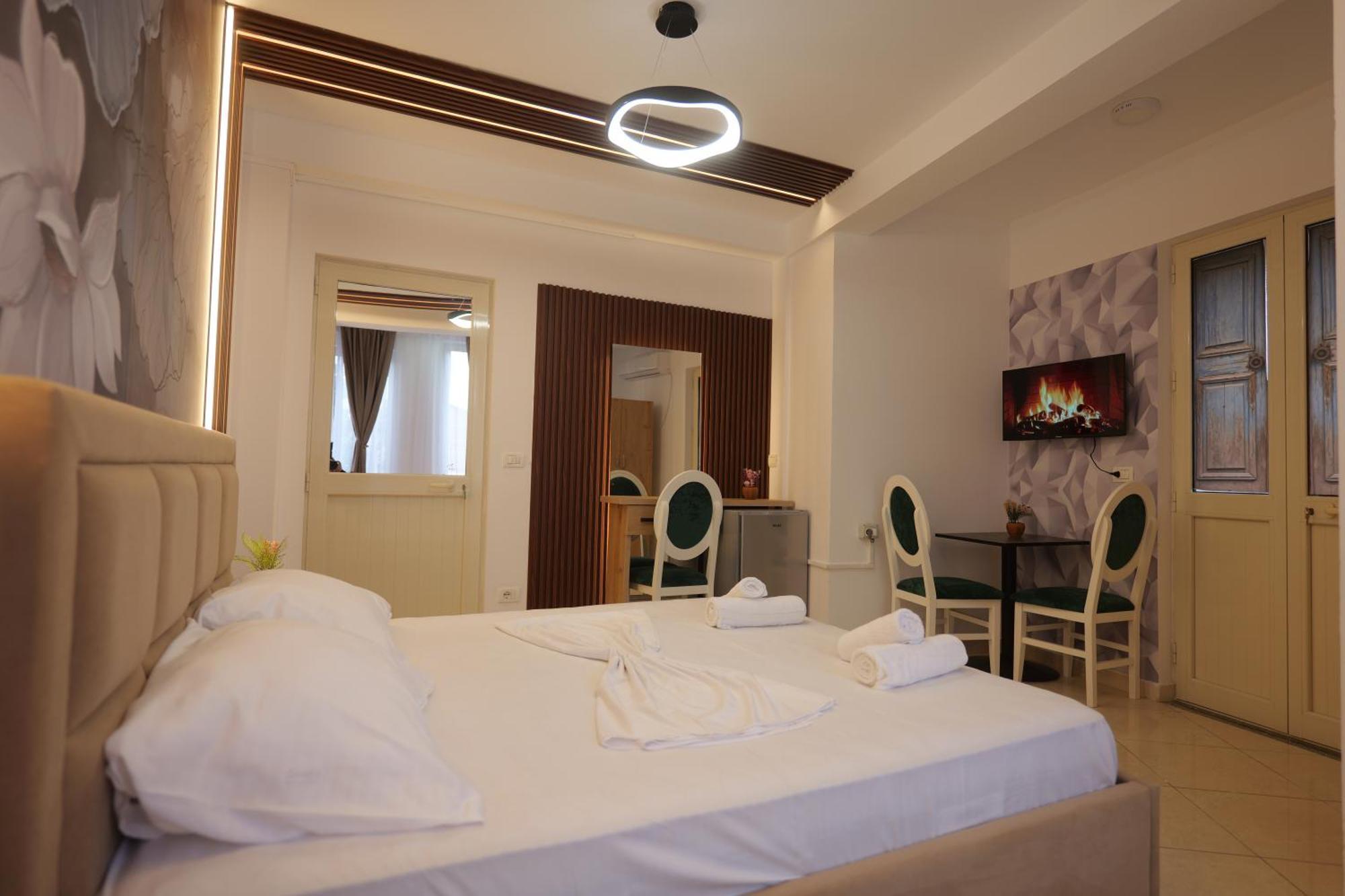 Golden Sleep Hostel Shkodër Екстериор снимка