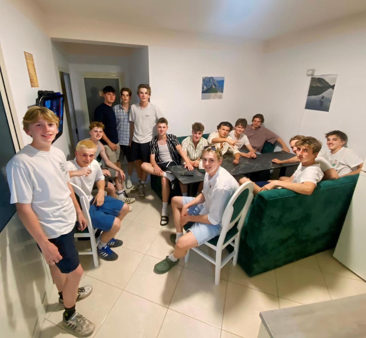 Golden Sleep Hostel Shkodër Екстериор снимка