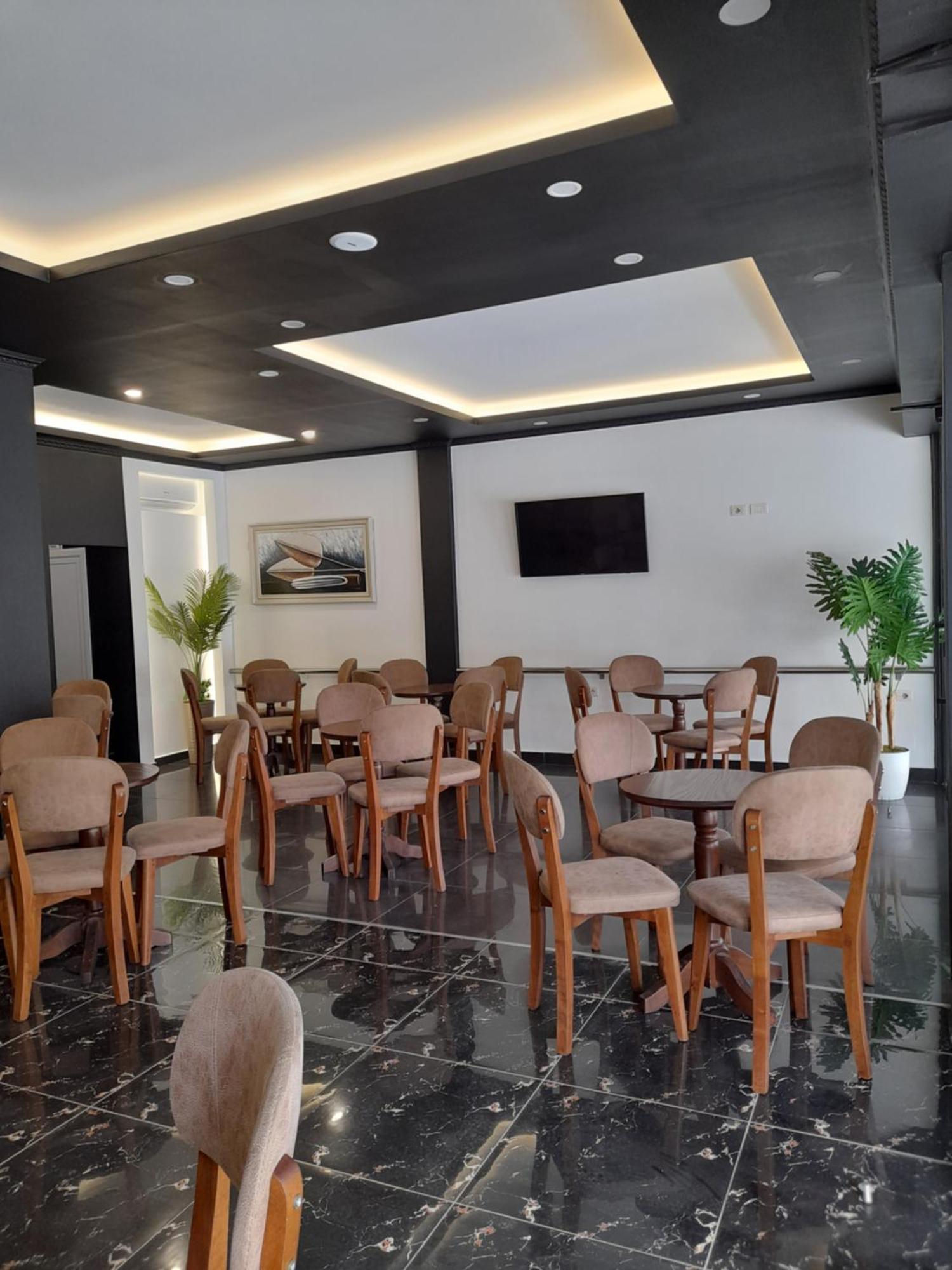 Golden Sleep Hostel Shkodër Екстериор снимка