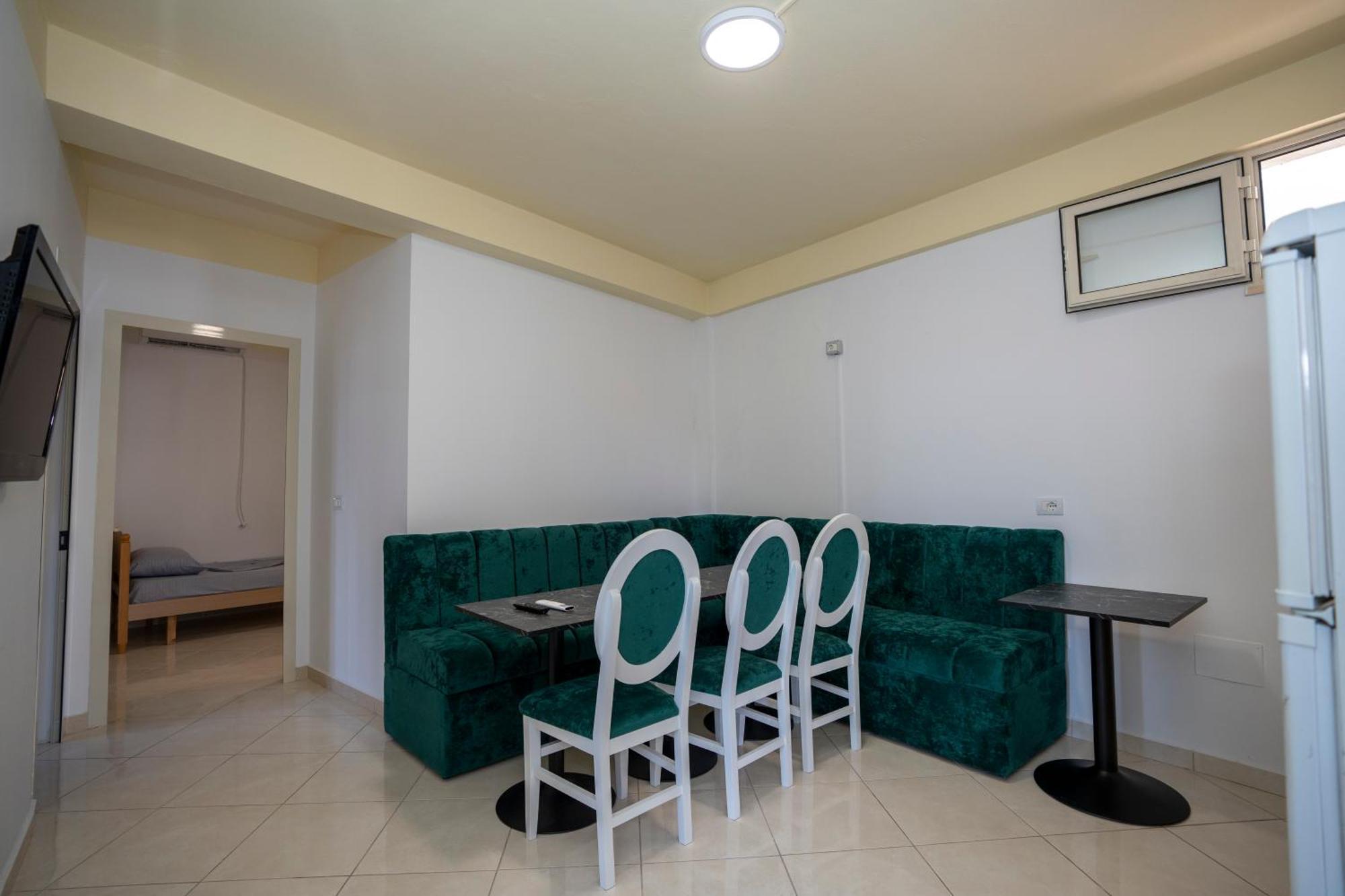 Golden Sleep Hostel Shkodër Екстериор снимка