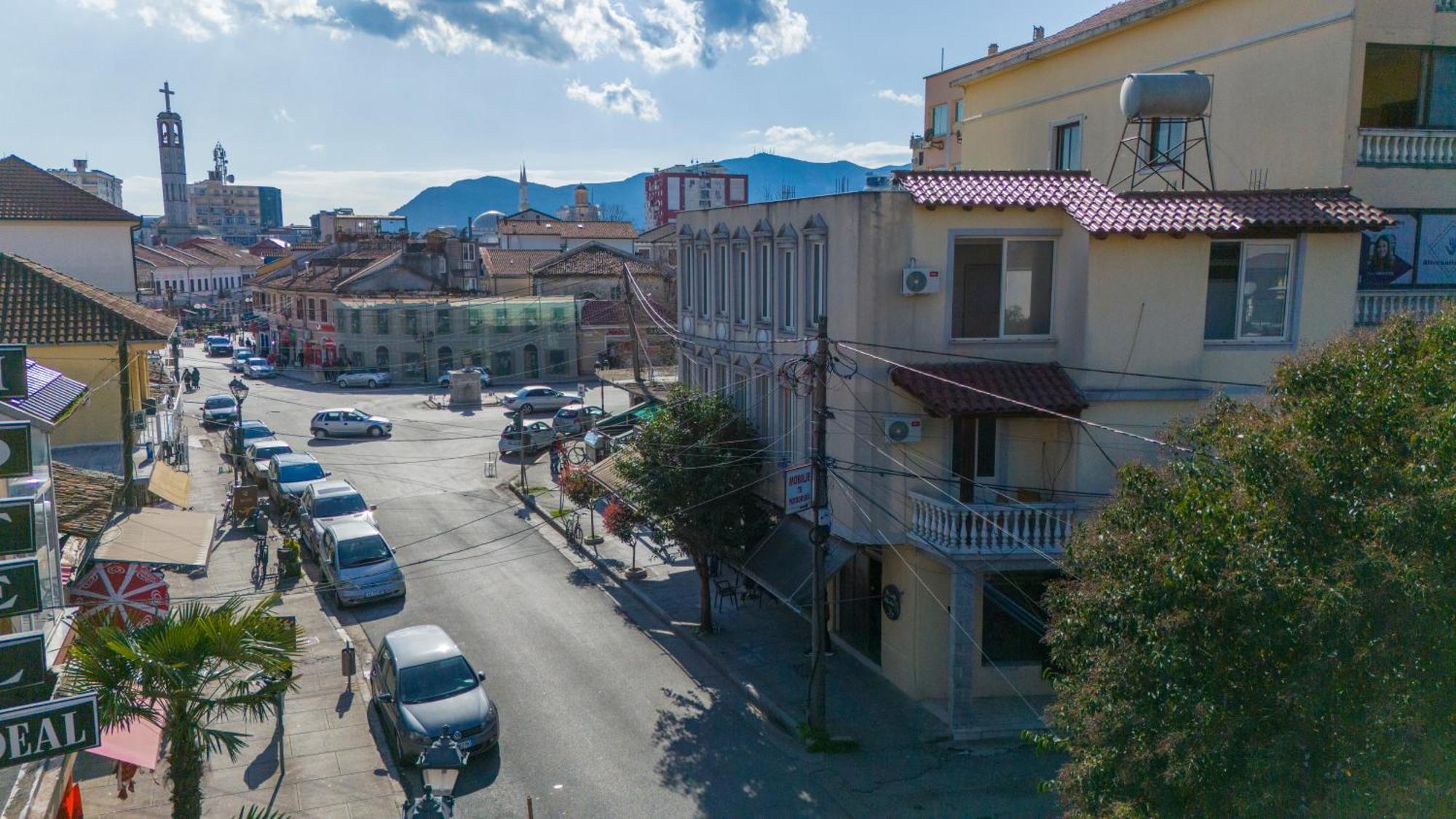 Golden Sleep Hostel Shkodër Екстериор снимка