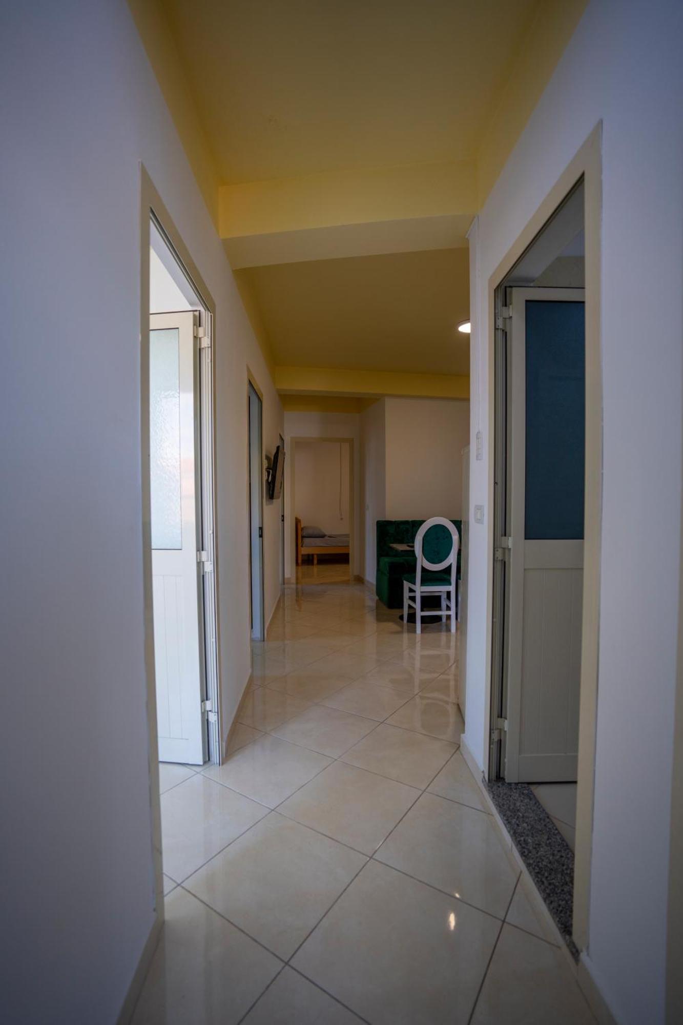 Golden Sleep Hostel Shkodër Екстериор снимка