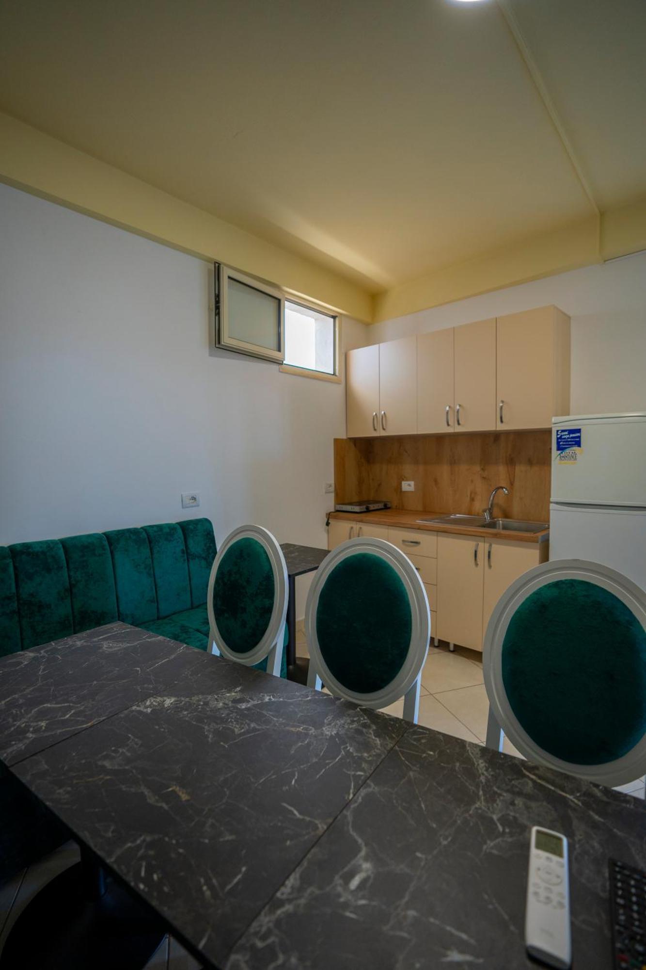 Golden Sleep Hostel Shkodër Екстериор снимка